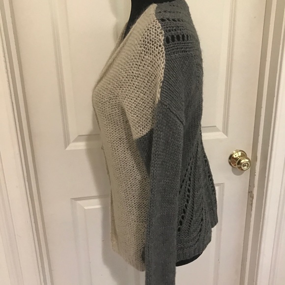 Others Follow loose knit tan &gray cardigan small - Picture 2 of 8